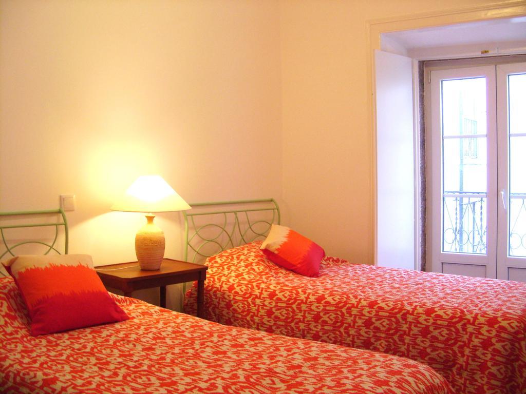 Elegant S. Miguel Apartment Lisbon Room photo